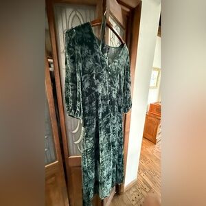 NWT Johnny Was Natalia Silk
Midi-dress Green. M
